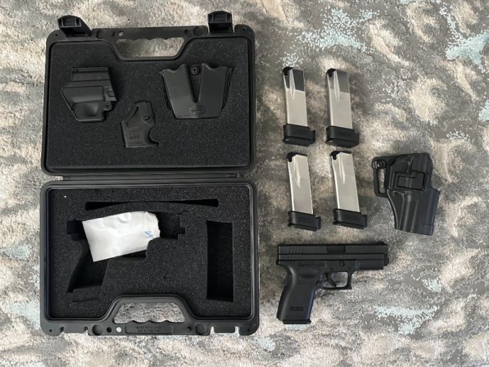 Springfield 45 ACP Compact w/ Accessories