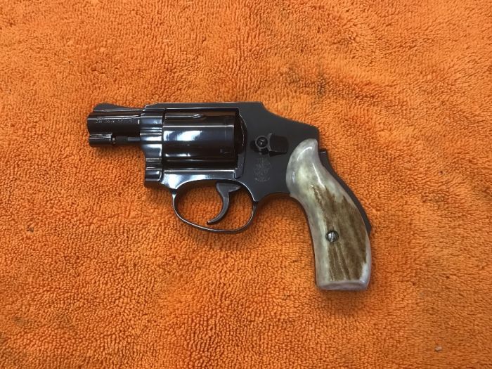 For sale Smith and Wesson model 40 centenial.