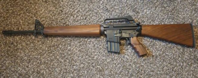 M16A1 With Wooden Furniture