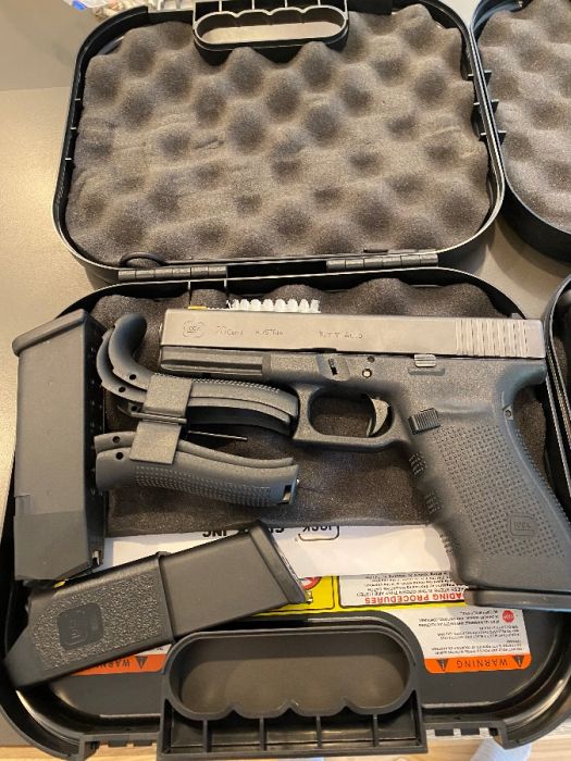 Glock 20 Gen 4 with 3 15rds mags 