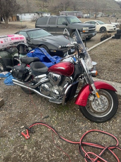 2005  Honda VTX 1300r