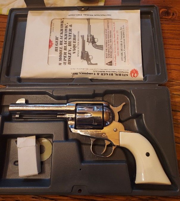 Ruger Vaquero. 44 Magnum 