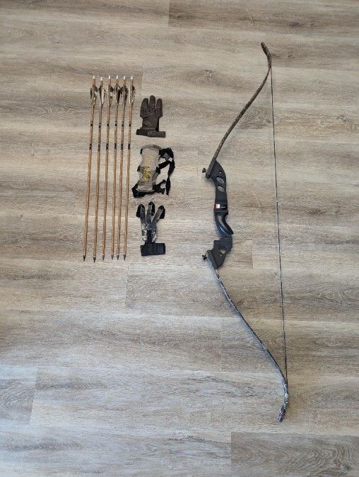 PSE Coyote 2 Recurve Bow with Arrows