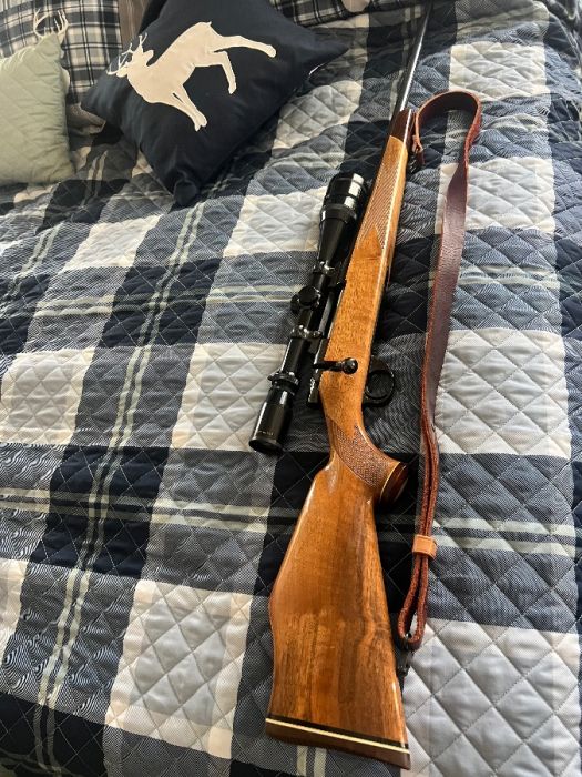 WEATHERBY VANGUARD DELUXE 300 WIN MAG