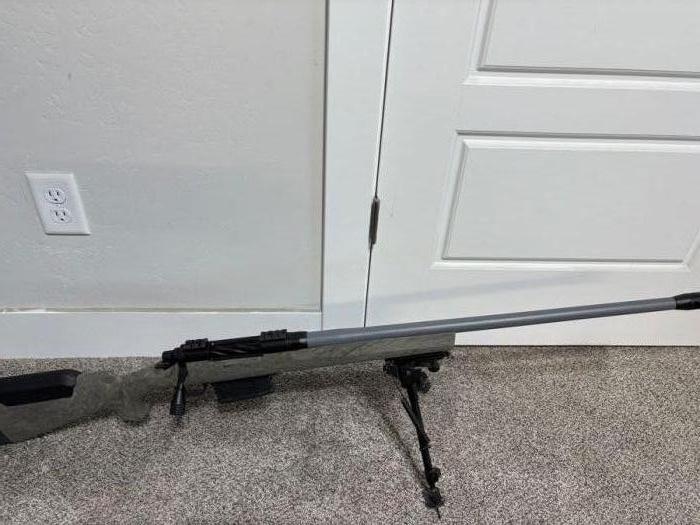 NEW- Rem 700 Custom 7PRC-Shoots 1/2 MOA-Incl.Bipod