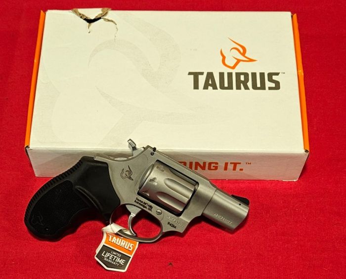 &quot;NEW&quot; TAURUS 942 22 WMR 