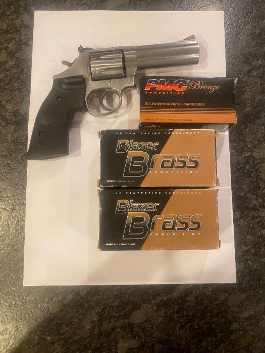 S &amp; W .357 686 Plus Magnum 5&quot; barrel 7 rounds 