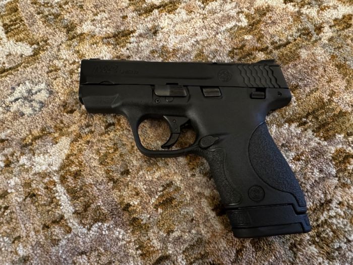 Smith &amp; Wesson M&amp;P Shield 9mm