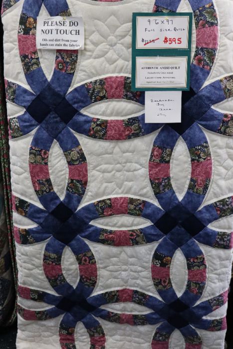 AUTHENTIC HANDMADE AMISH  QUILT FROM WISCONSIN