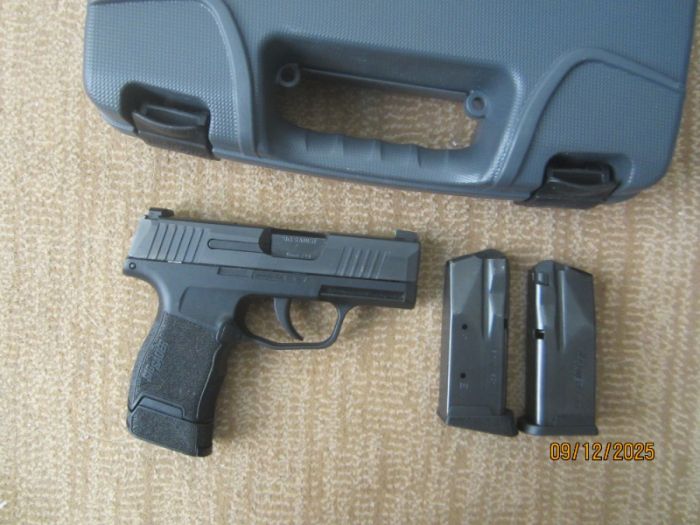 Sig Saur P 365 - 9mm semi-auto