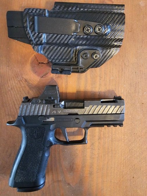 Zevtech Z320 with optic &amp; IWB/OWB Holsters, 7 mags