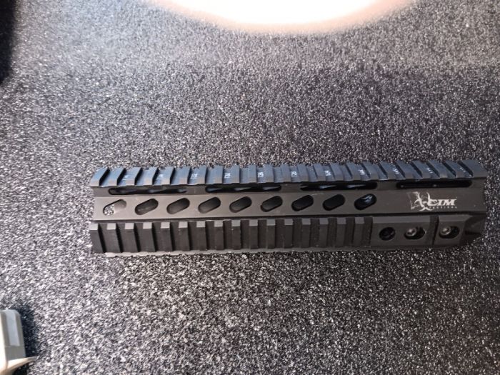 AR15 CIM 9 inch 4 quad forend.  (Like new)