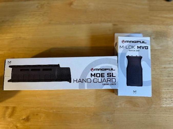 Magpul MOE SL Hand Guard and M-Lok MVG Vertical 