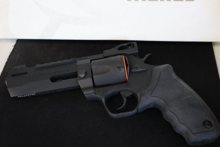 TAURUS RAGING HTR 454 CASULL, 5&quot;PORTED, 5RND