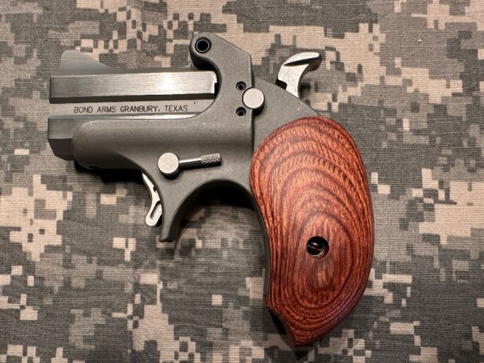Bond Arms Roughneck 45 ACP- like new!