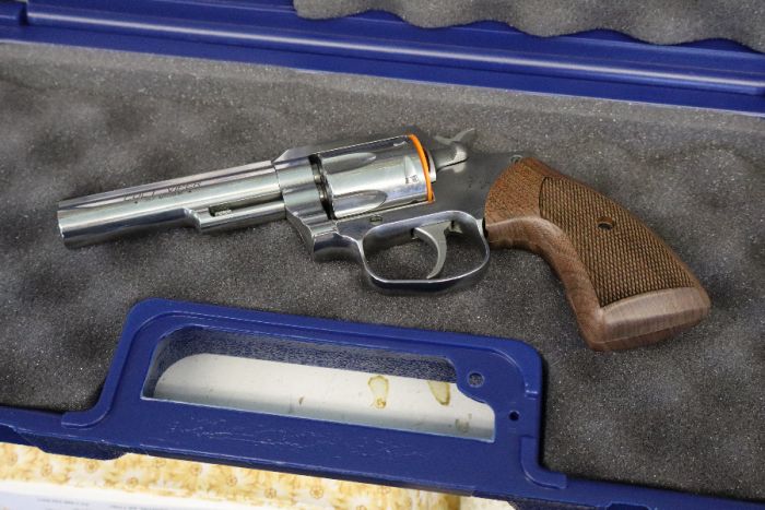 COLT VIPER REVOLVER, 357/38, 4.25&quot;B, SS/WOOD, 6RND
