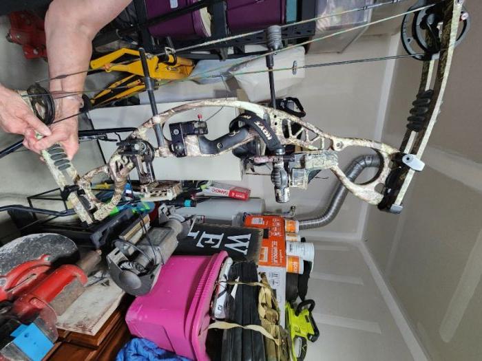 Hoyt Charger Left-Handed Bow 