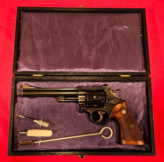 SMITH &amp; WESSON PRE 29 44 MAG FOUR SCREW W/ BOX
