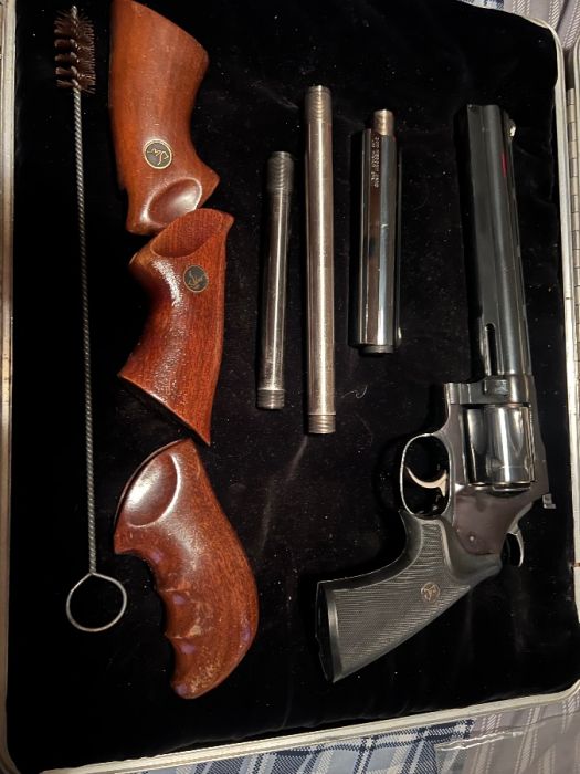 DAN WESSON 44 MAGNUM PISTOL PACK PRICE DROP