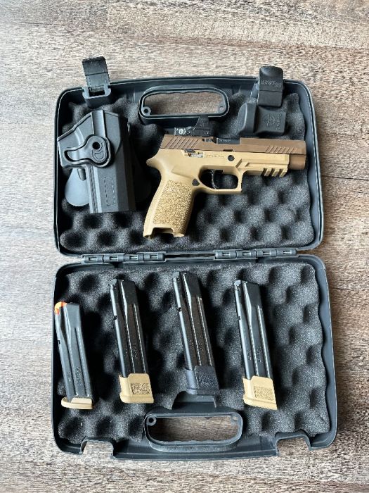 Sig Sauer P320 m17 9mm Leupold 