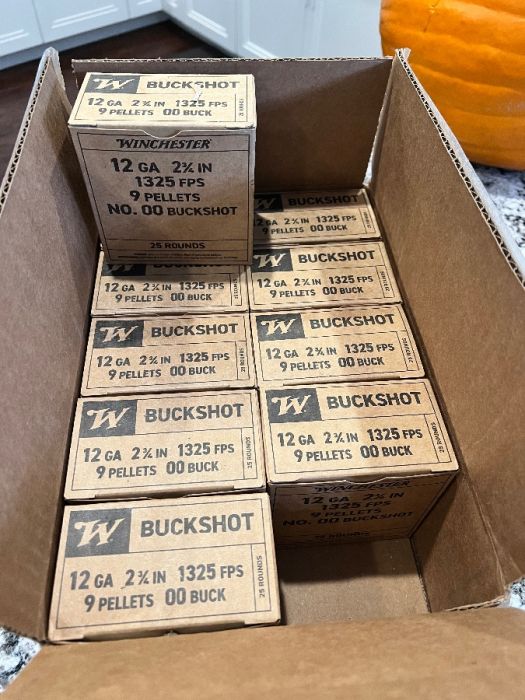 Winchester Buckshot loads 12 Ga 00 9 pellets 1 cas