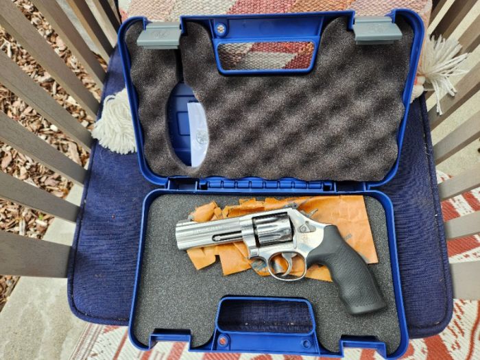 S&amp;W 617-6 LNIB price lowered