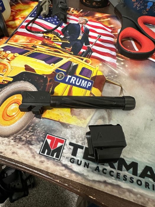 Thread Glock barrel 