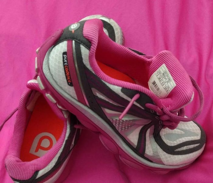 Brooks PureCadence 3 running shoes SZ 7.5