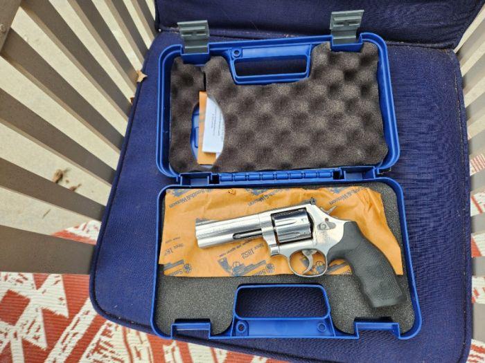 S&amp;W 686-6 LNIB