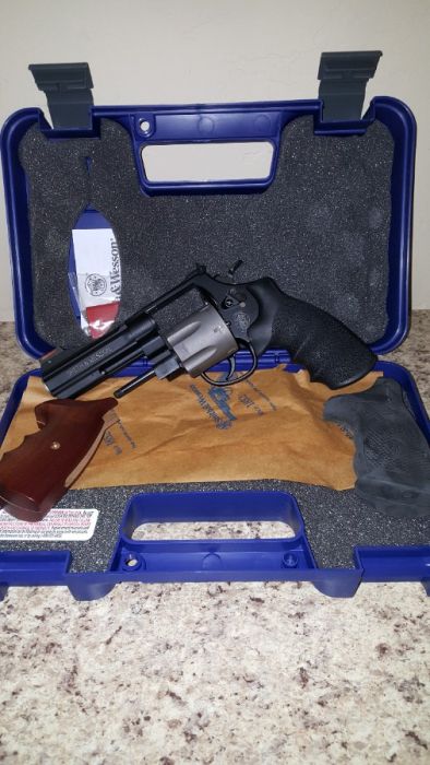 S &amp; W 329PD