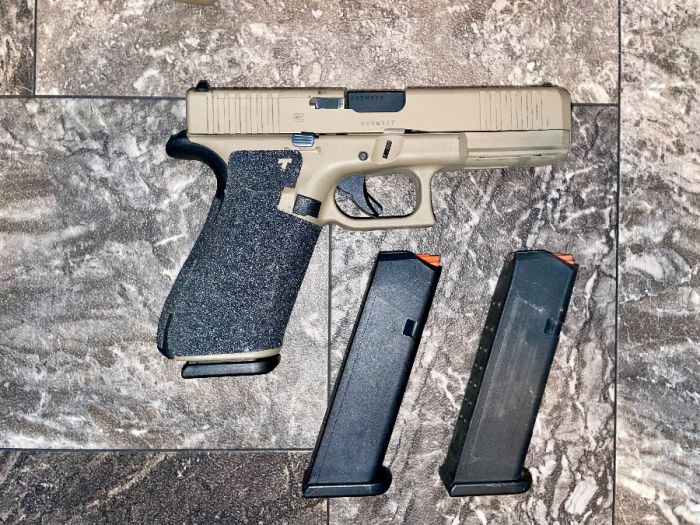 Glock 17 MOS Gen 5 with Safariland Holster