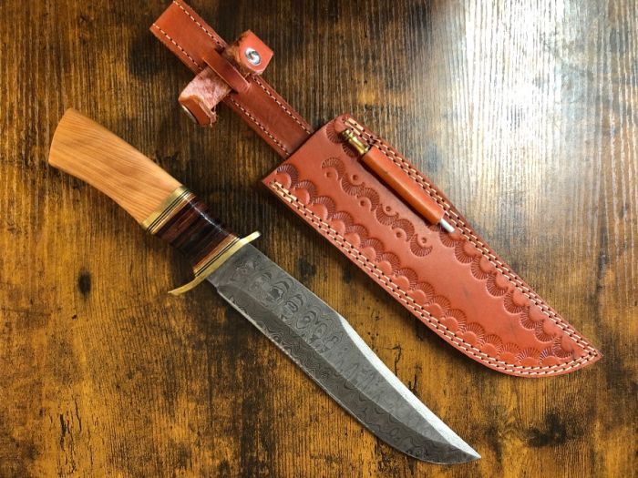 Damascus Steel Bowie Knife - New