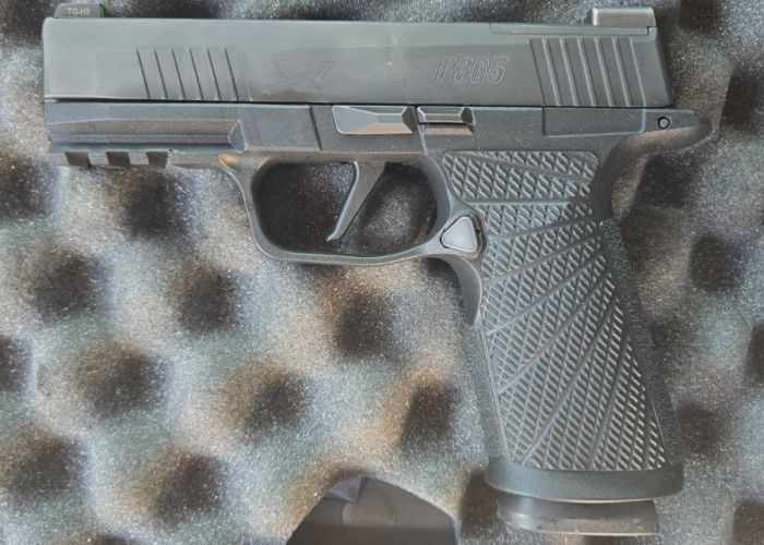 Sig Sauer P365 MACRO w/ wilson combat grip