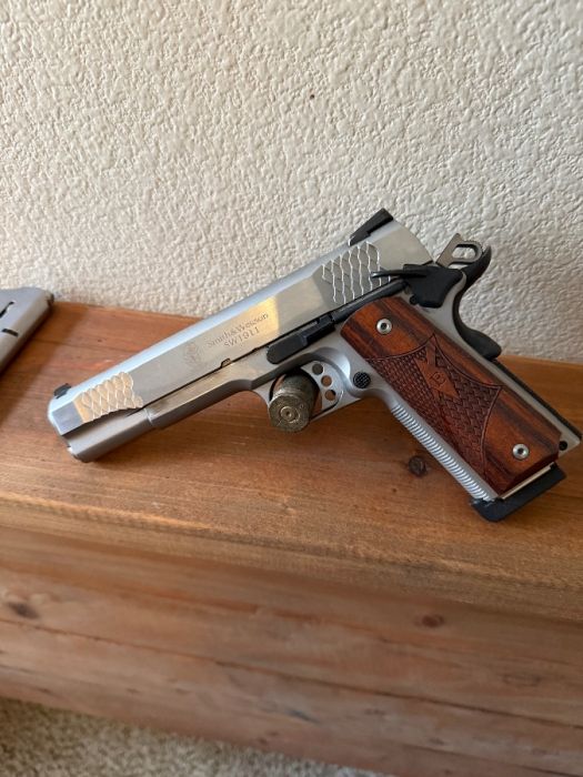 Smith and Wesson 1911 E Series 