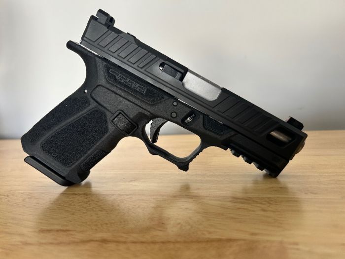 Custom Glock 19