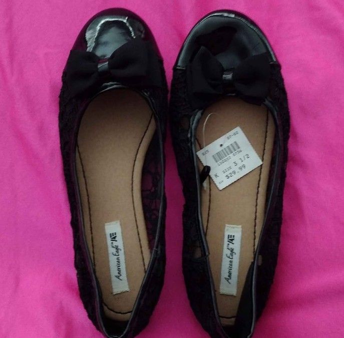 American Eagle AE lace flats Girl SZ 3.5 NWT