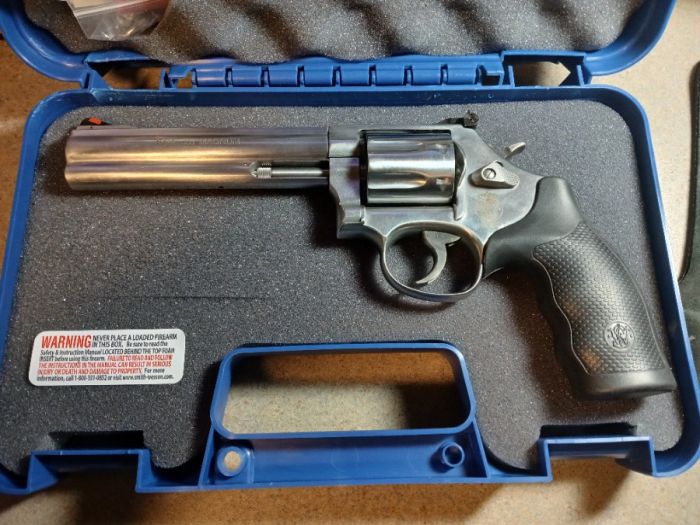 S&amp;W .357 686-6 Stainless NIB