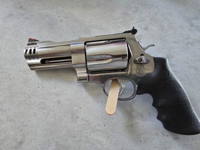 S &amp; W 500