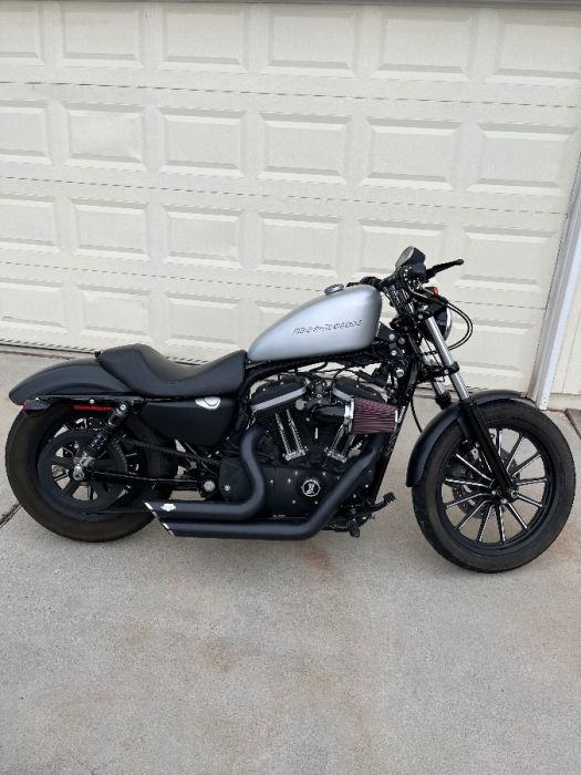 Harley Davidson 883 sportster iron