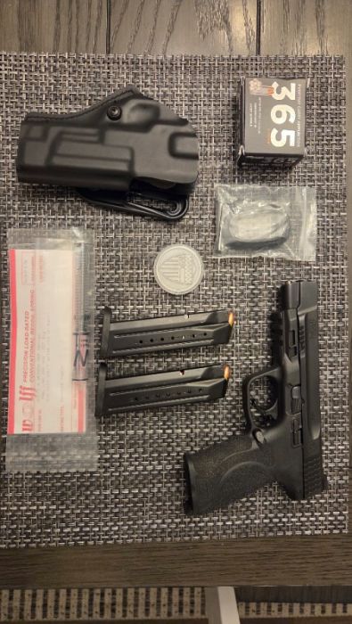 Smith and Wesson M&amp;P 9mm 