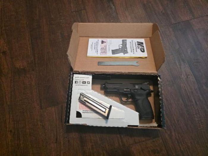 Smith & Wesson M&P Compact 22