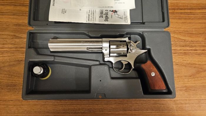 Ruger GP100 - 6 round .357&quot; Magnum - 6 inch barrel