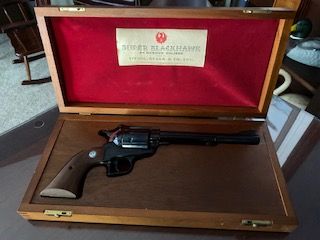 Ruger New Model Super Blackhawk 7-1/2” 44 Magnum 