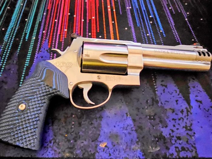 Smith and Wesson 460