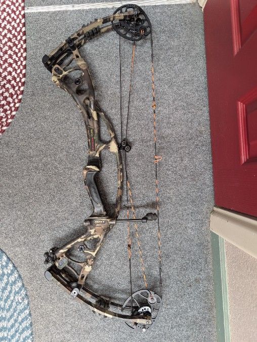 Hoyt RX3 Bow