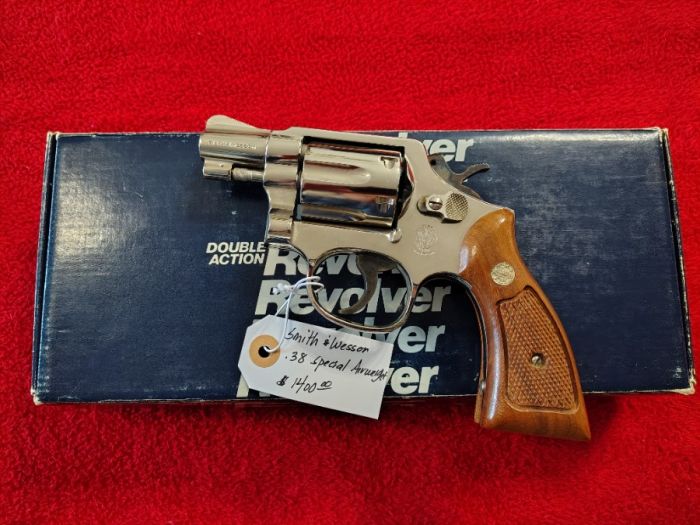 SMITH &amp; WESSON.38 SPECIAL AIRWEIGHT