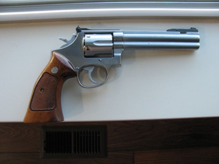 Smith &amp; Wesson Model 686-2 38/357 Mag. 6&quot; Barrel