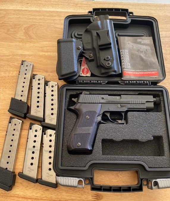 SIg P220 Elite Dark .45 w/th threaded barrel