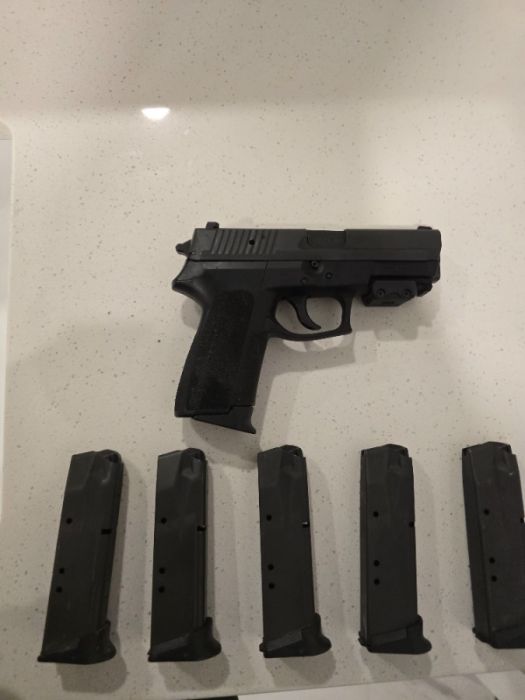SIG SAUER SP2022 .40 S&amp;W – 6 Mags + Steel Guide Ro