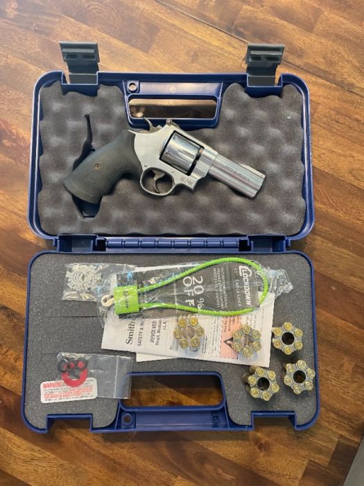 Smith &amp; Wesson Model 610 revolver     $800